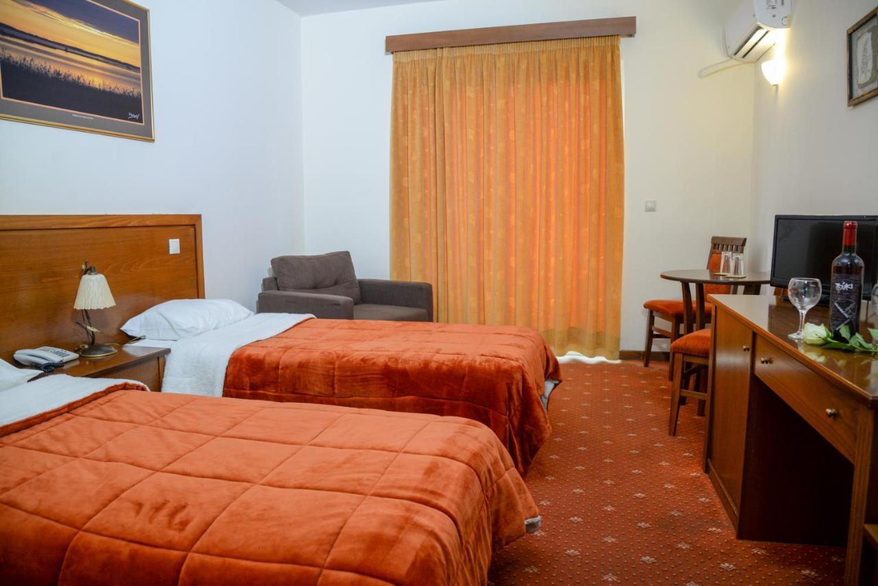 อาร์ตา พาเลซ โฮเต็ล Hotel ภายนอก รูปภาพ