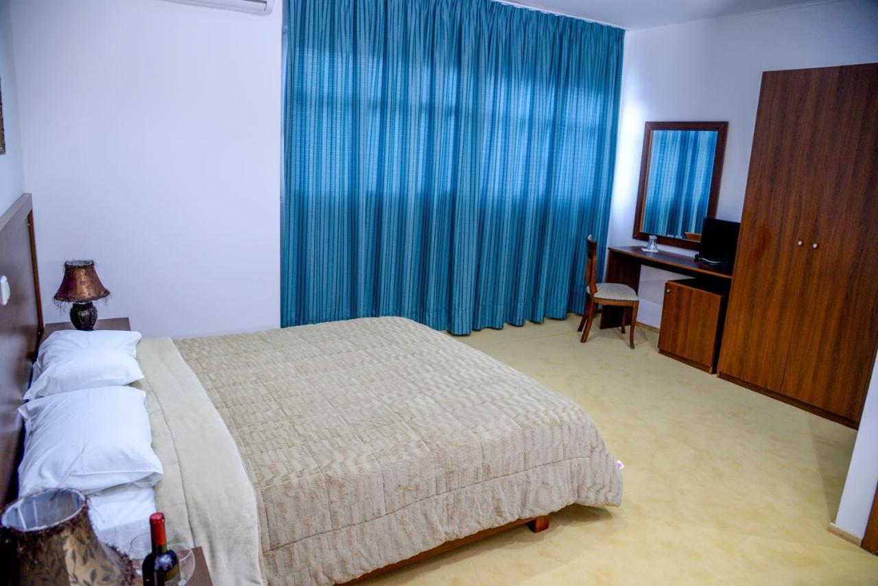 อาร์ตา พาเลซ โฮเต็ล Hotel ภายนอก รูปภาพ