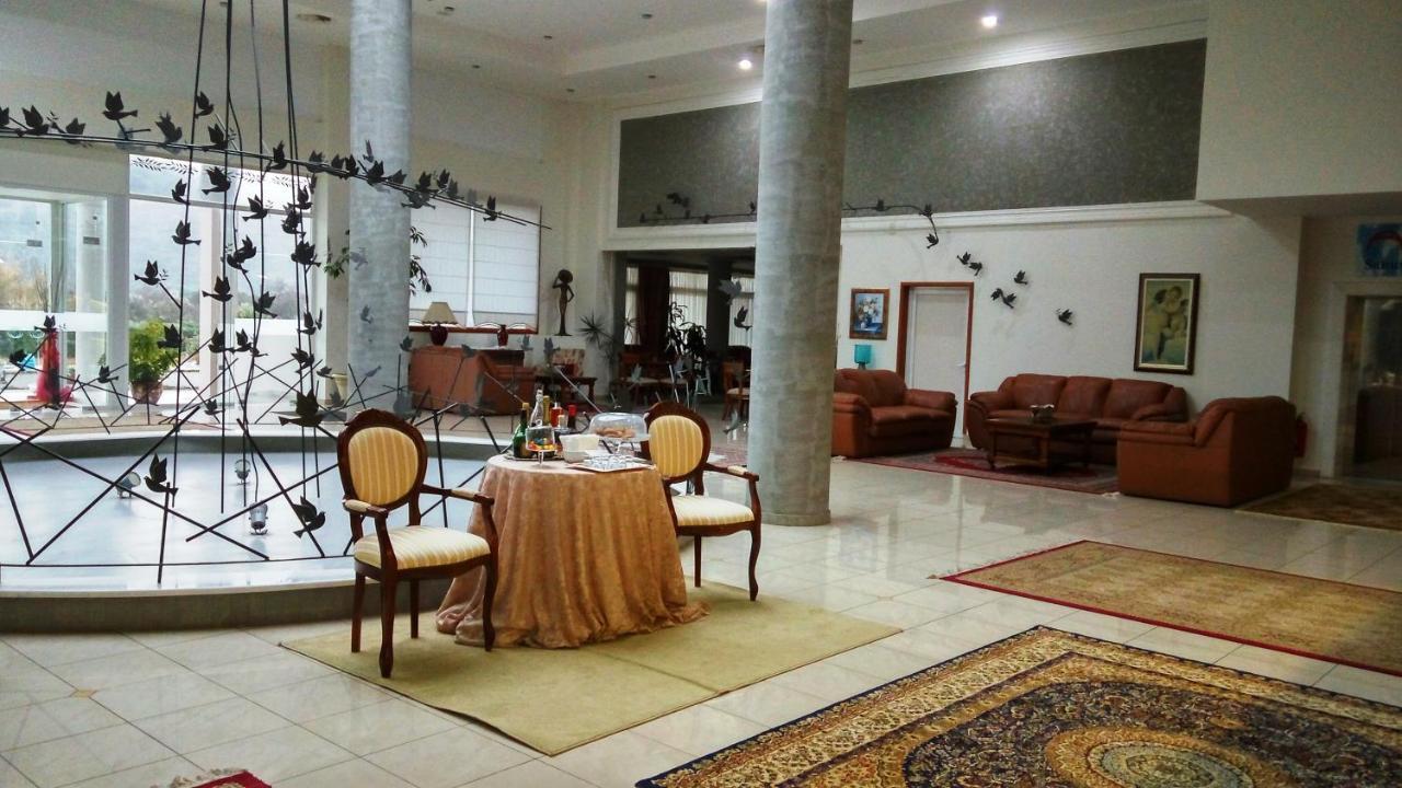 อาร์ตา พาเลซ โฮเต็ล Hotel ภายนอก รูปภาพ
