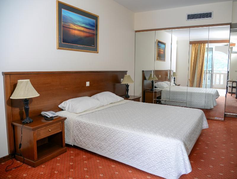 อาร์ตา พาเลซ โฮเต็ล Hotel ภายนอก รูปภาพ
